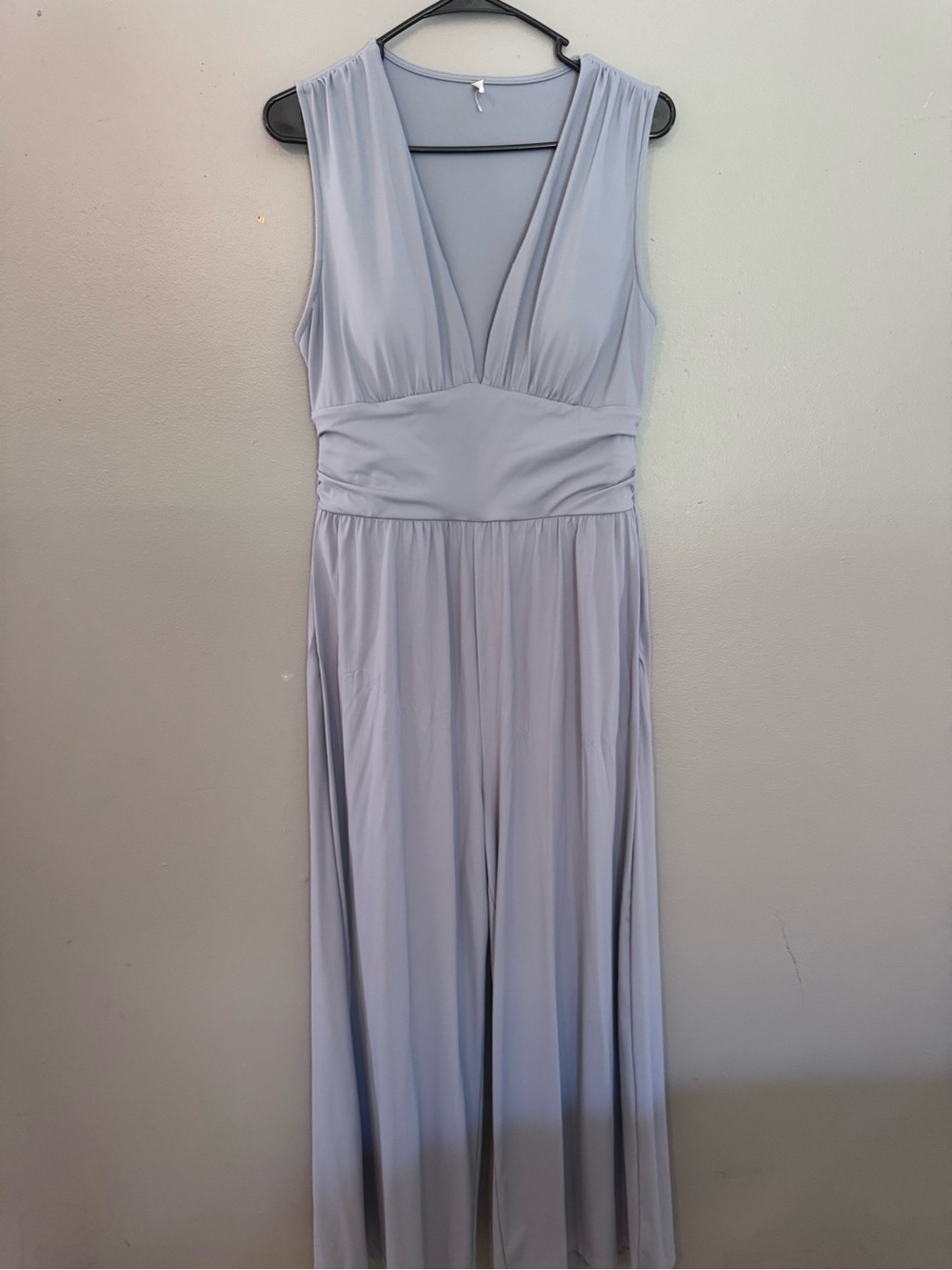 HALARA Sleeveless V-Neck Jumpsuit